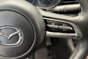Mazda Mazda3 esikatselu 18