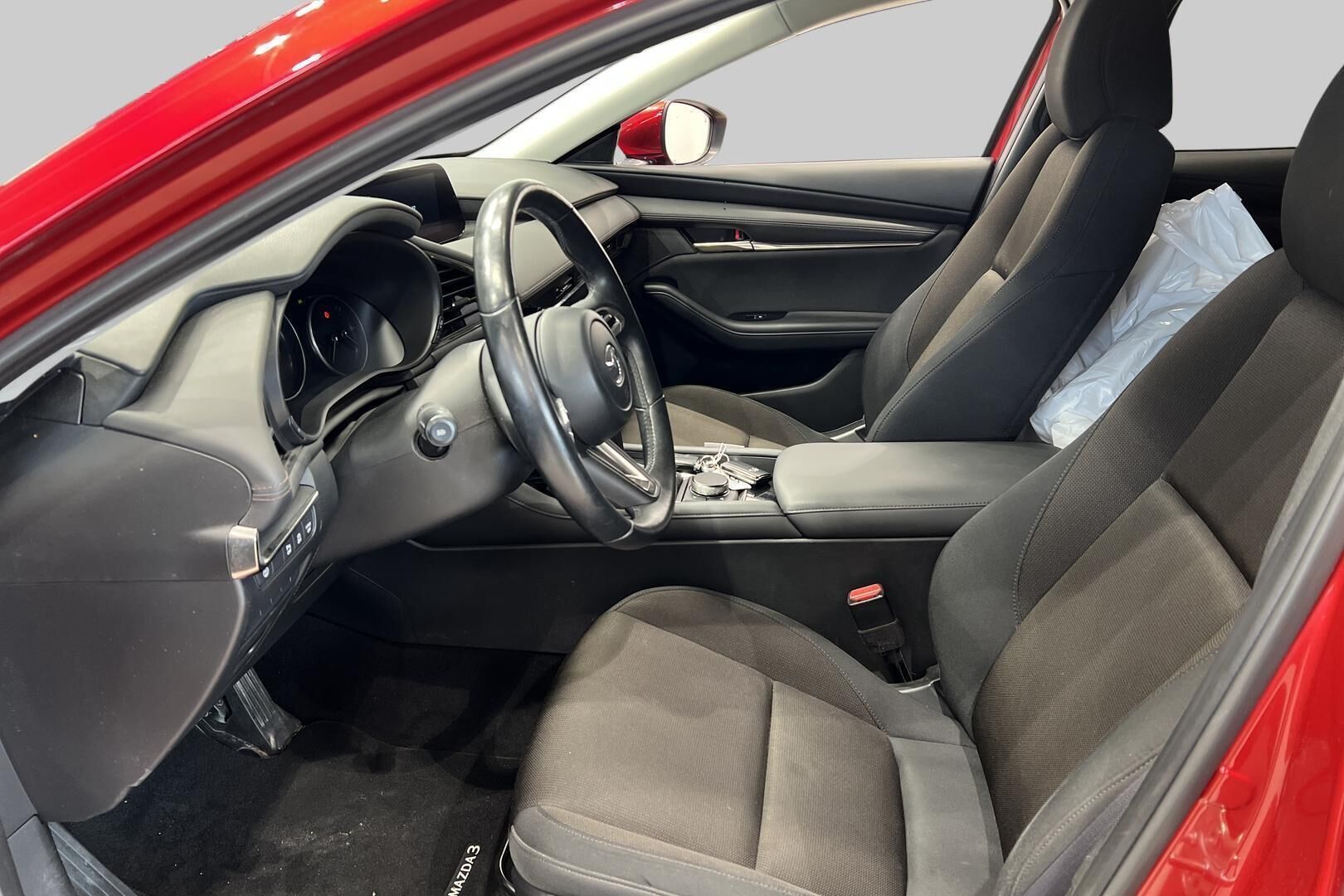 Mazda Mazda3 iso kuva 9