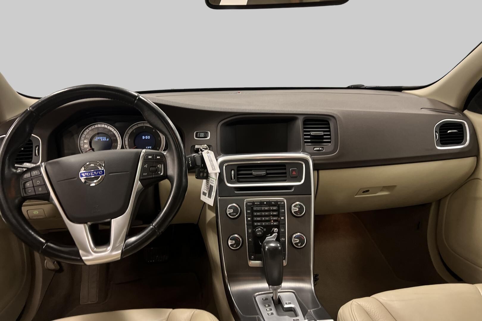 Volvo S60 iso kuva 10