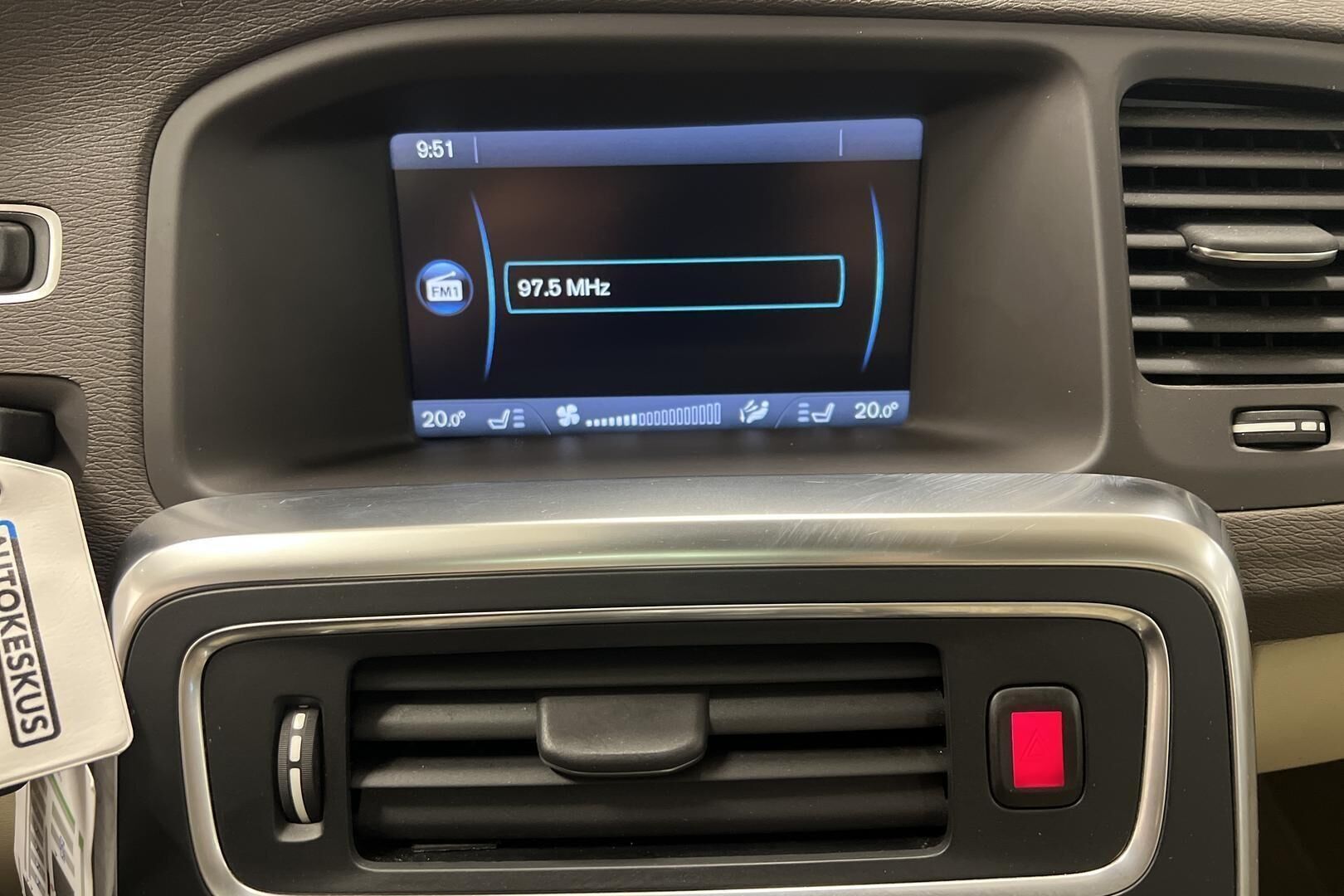 Volvo S60 iso kuva 14