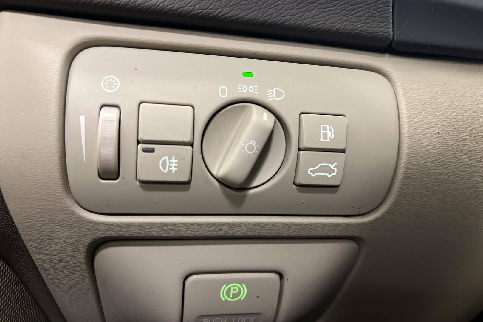 Volvo S60 iso kuva 18