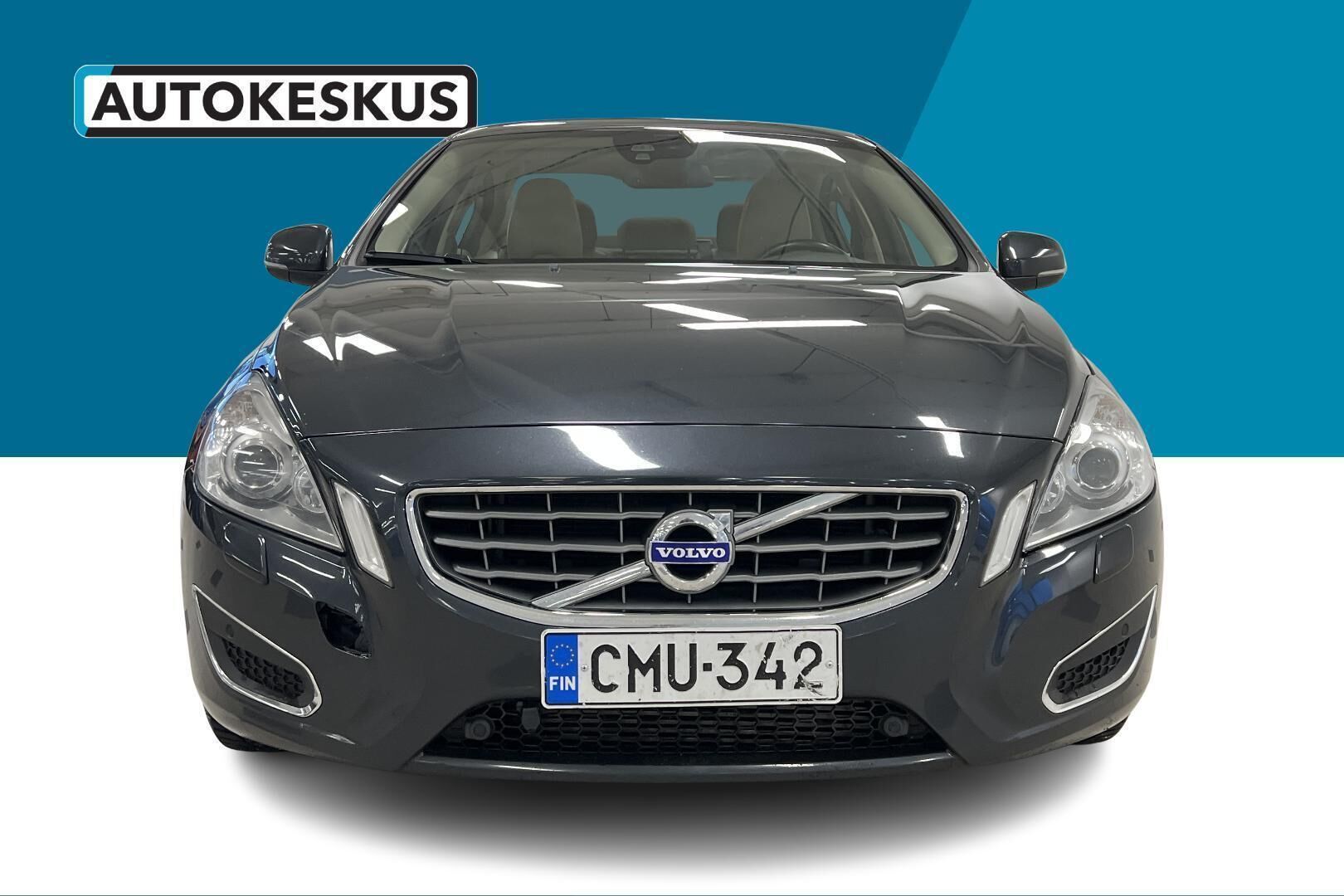 Volvo S60 iso kuva 2