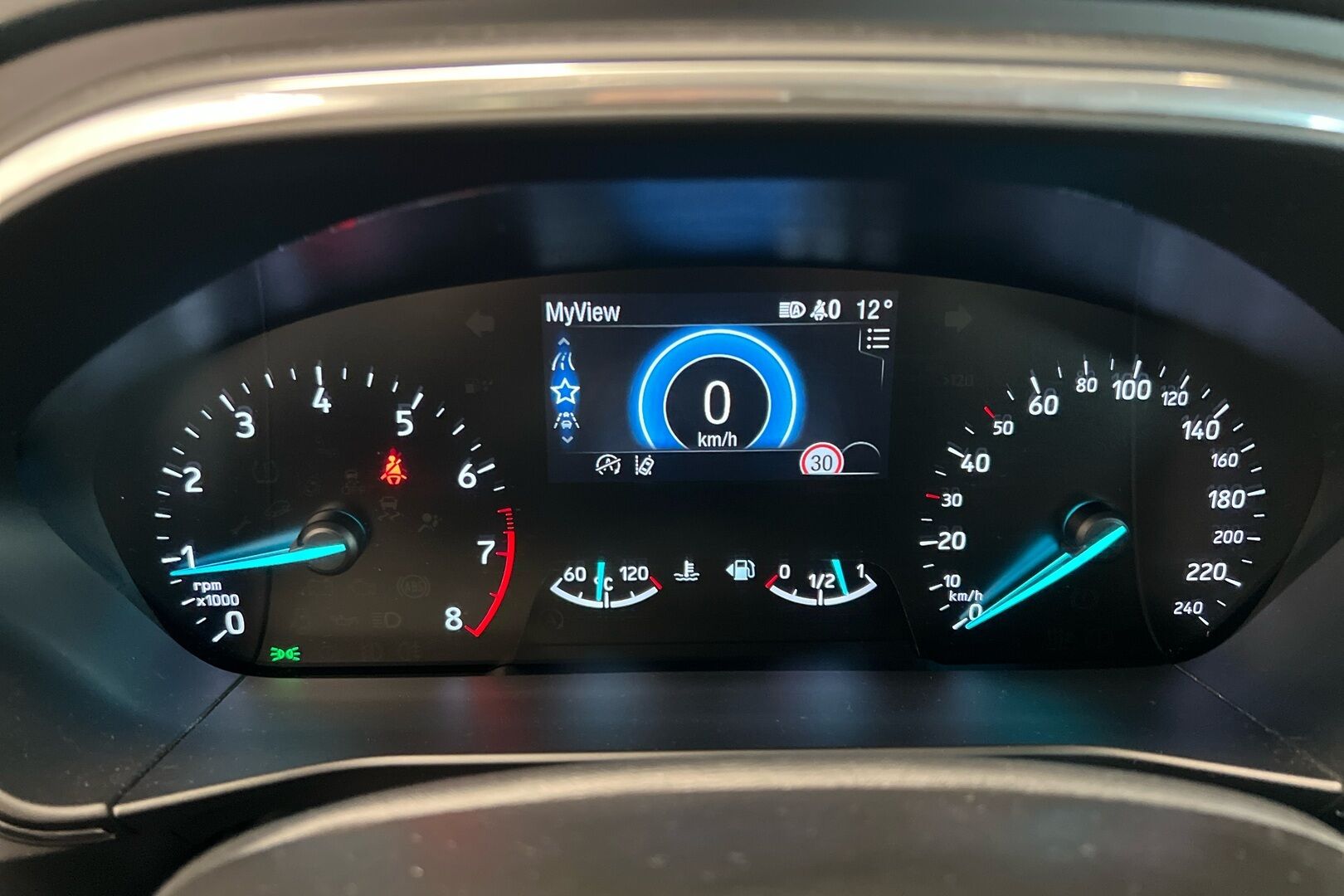 Ford Focus iso kuva 11
