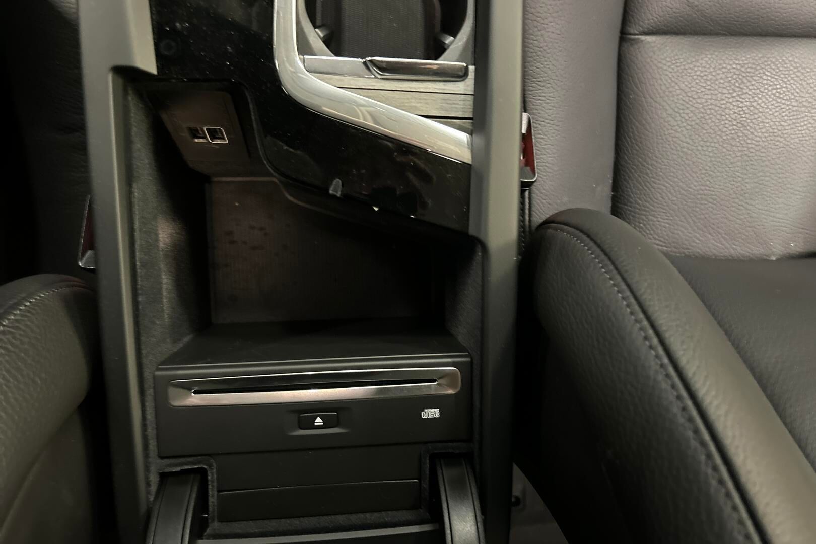 Volvo S60 iso kuva 18