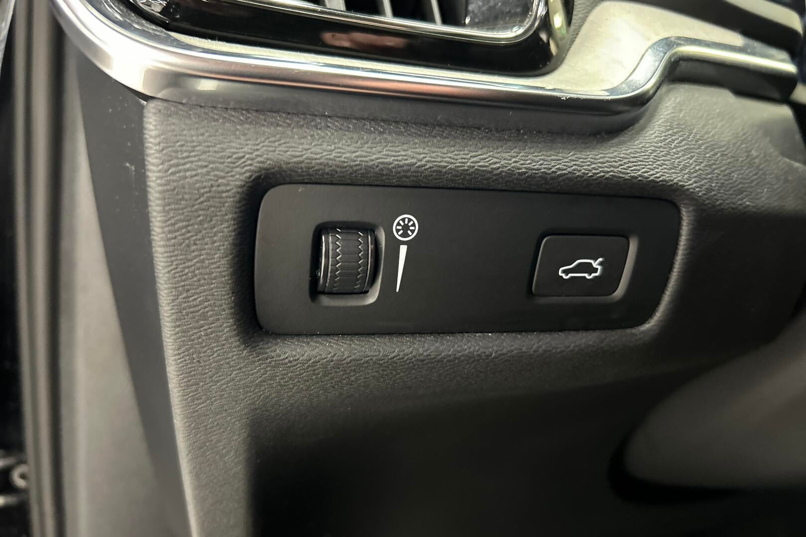 Volvo S60 iso kuva 21