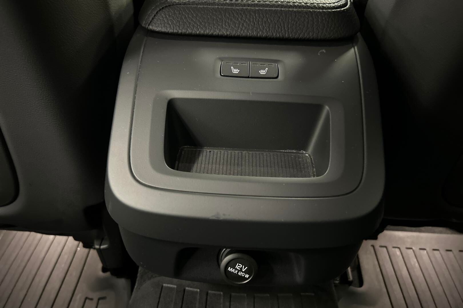 Volvo S60 iso kuva 26