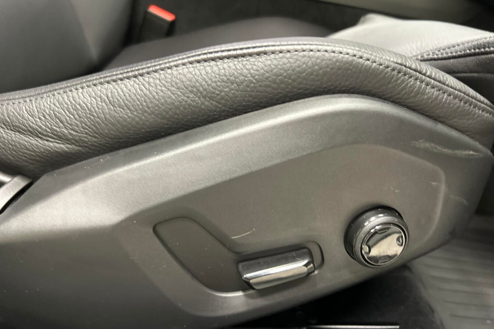 Volvo S60 iso kuva 27