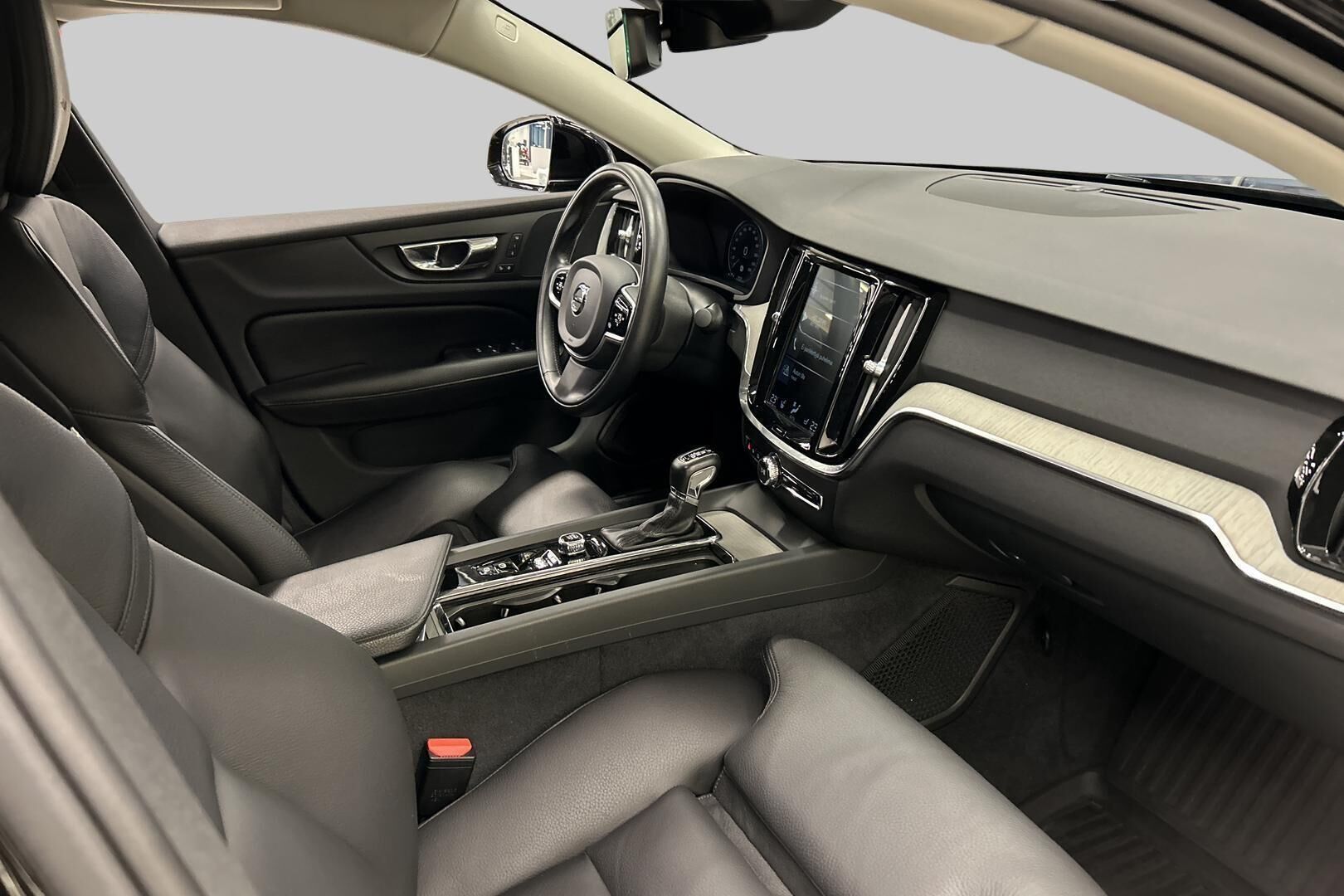 Volvo S60 iso kuva 28