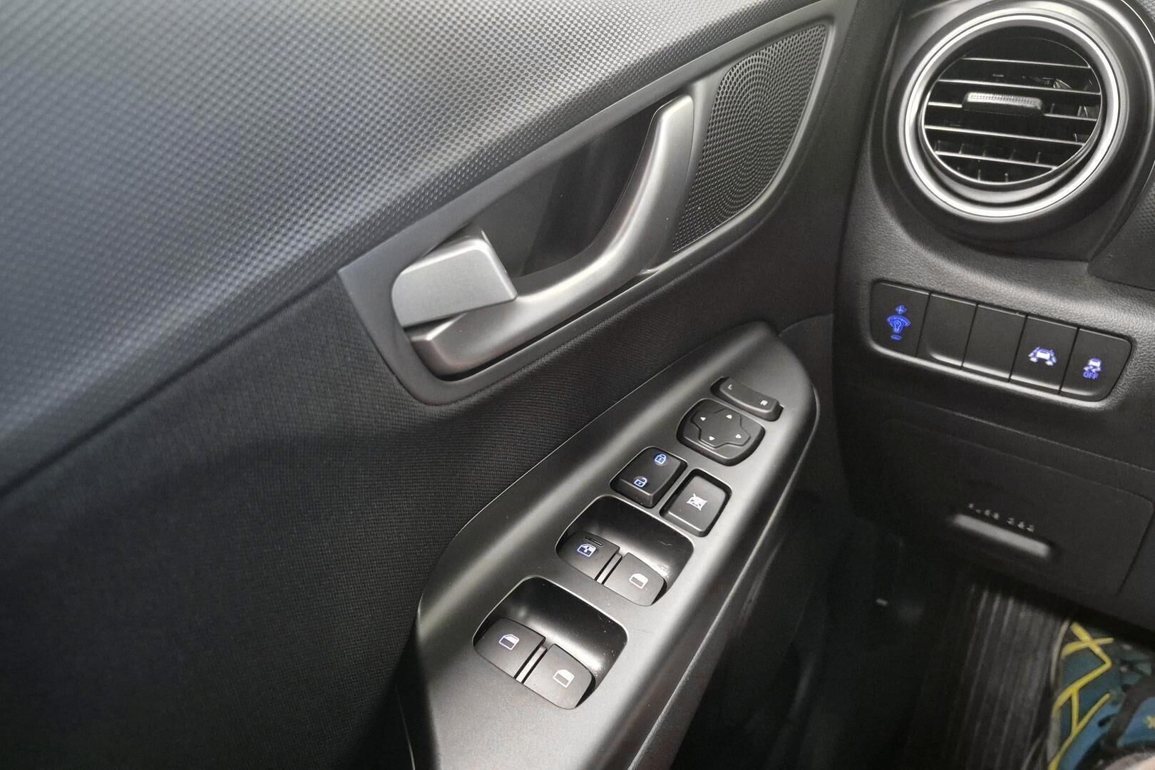 Hyundai KONA iso kuva 23