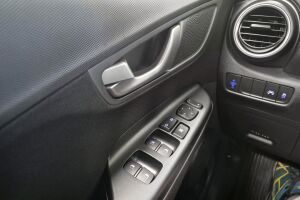 Hyundai KONA esikatselu 23