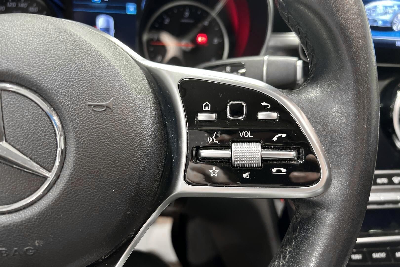 Mercedes-Benz C iso kuva 7