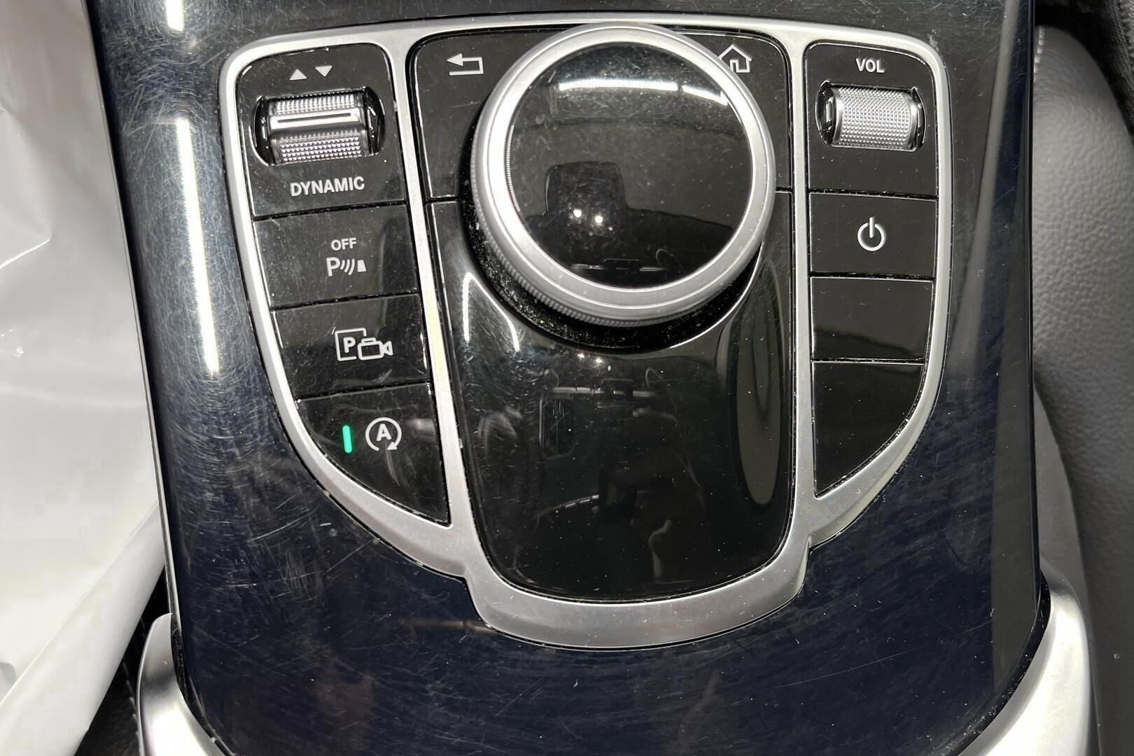 Mercedes-Benz C iso kuva 20