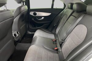 Mercedes-Benz C esikatselu 16