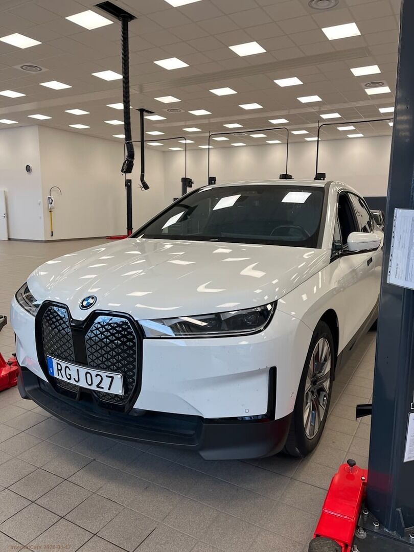 BMW IX iso kuva 0