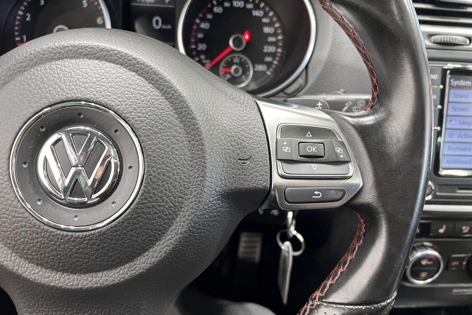 Volkswagen Golf iso kuva 20
