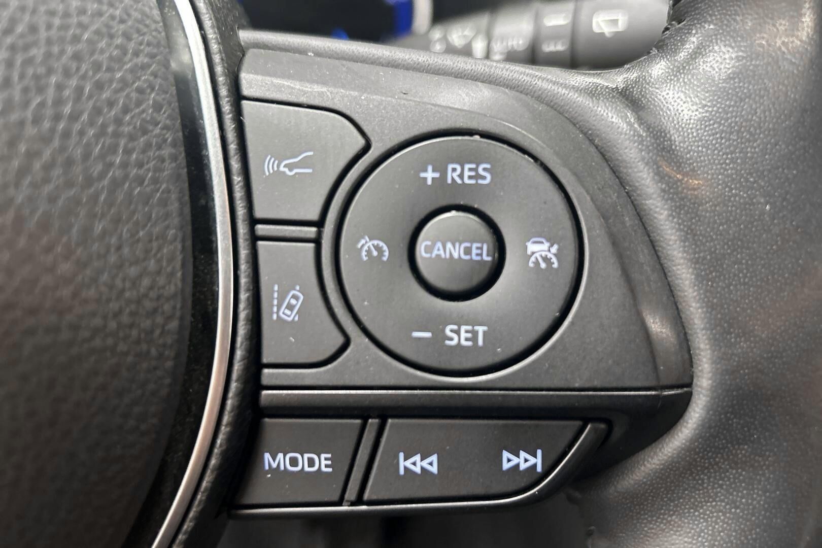 Toyota RAV4 iso kuva 25