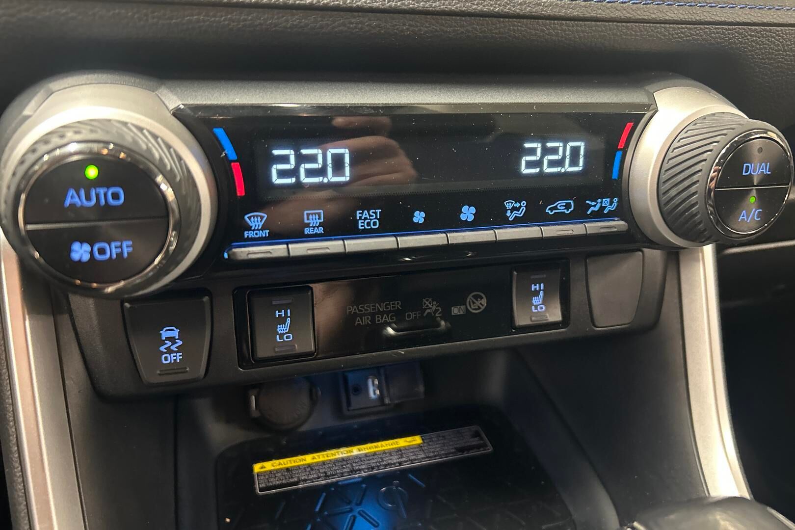 Toyota RAV4 iso kuva 20