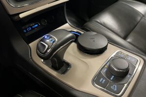 Jeep Grand Cherokee esikatselu 12