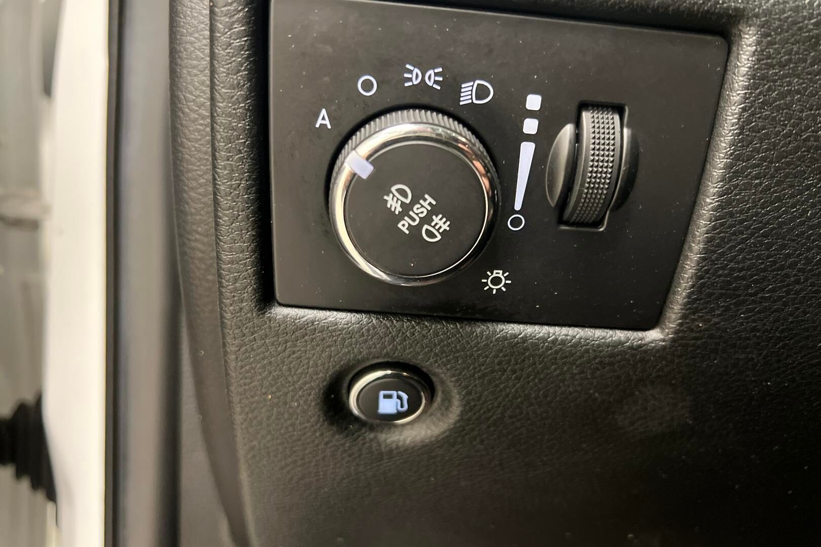 Jeep Grand Cherokee iso kuva 15