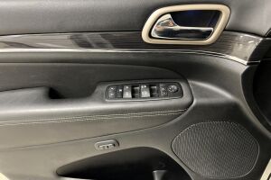 Jeep Grand Cherokee esikatselu 20