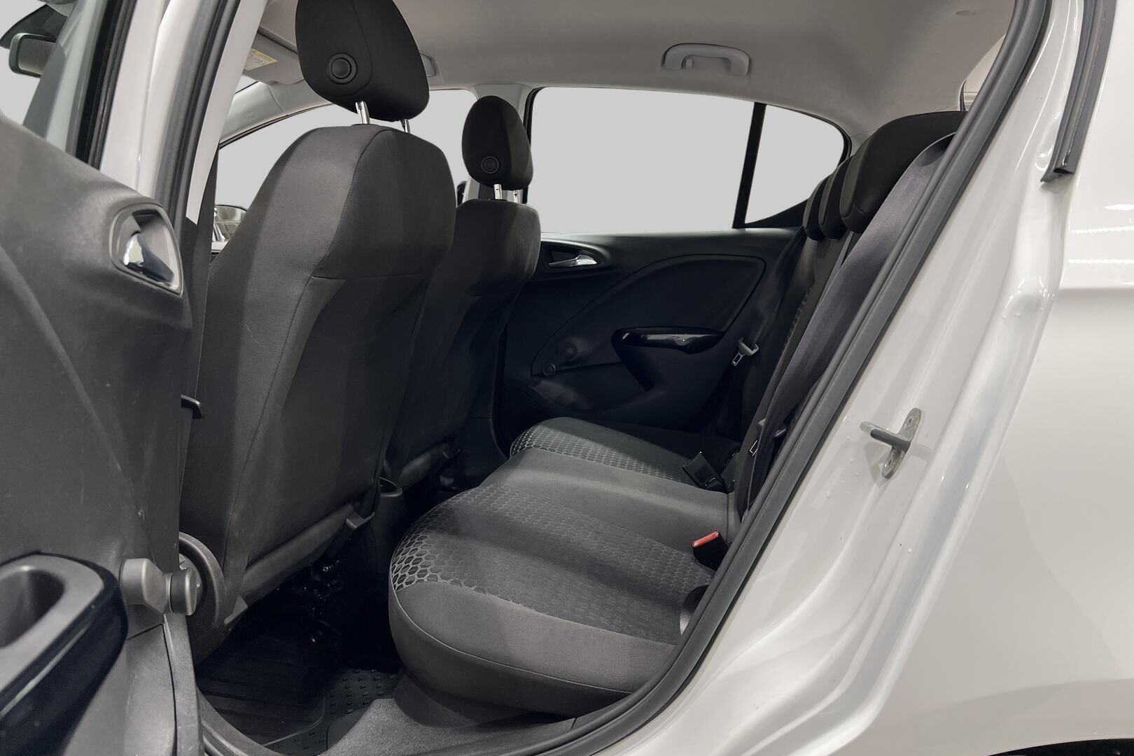 Opel Corsa iso kuva 9