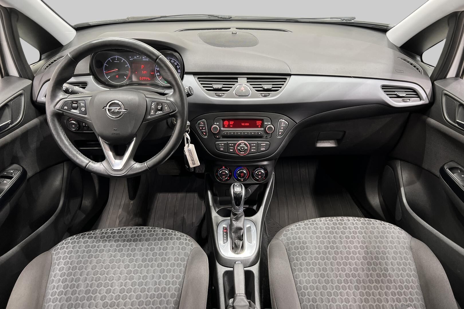 Opel Corsa iso kuva 10