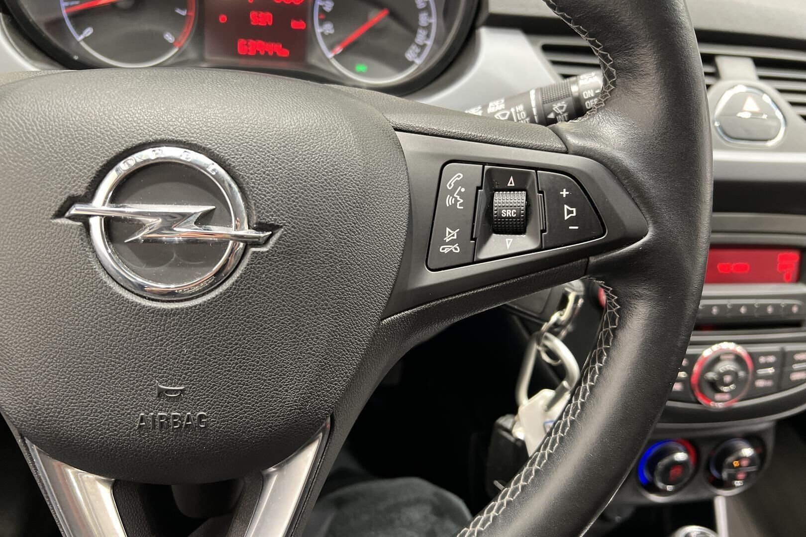 Opel Corsa iso kuva 17