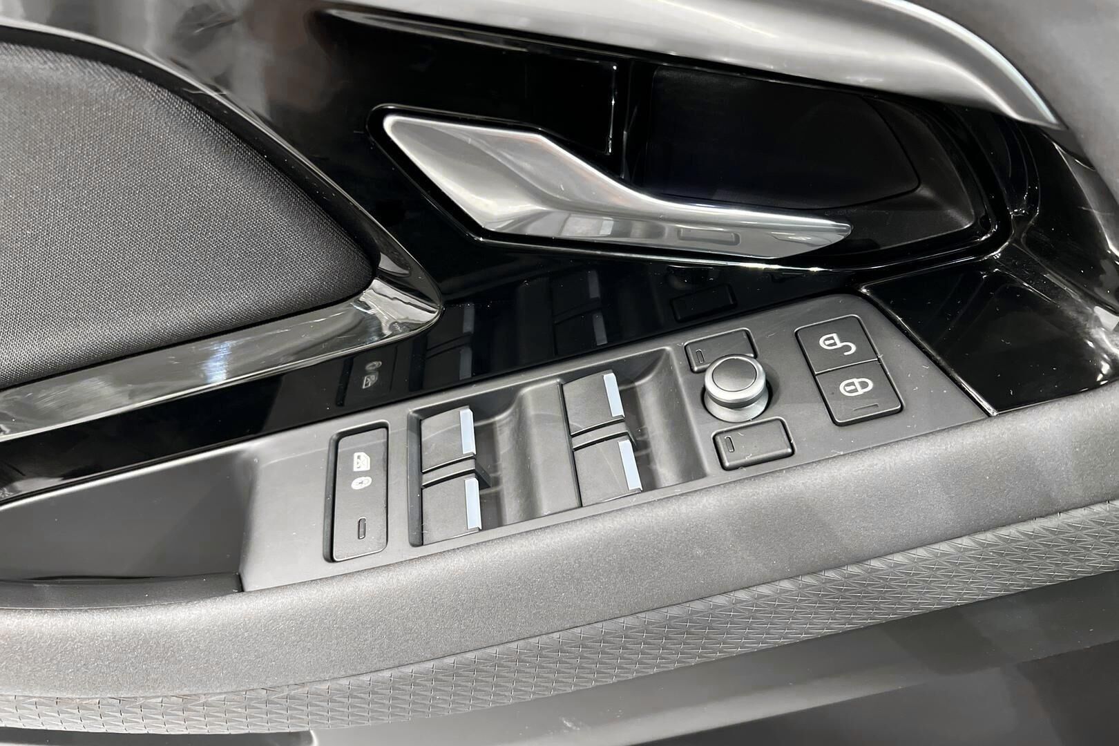 Land Rover Range Rover Evoque iso kuva 24