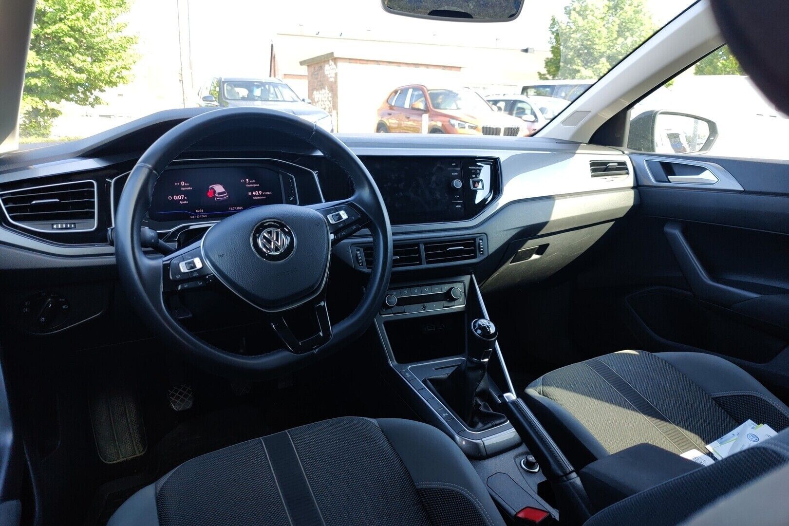 Volkswagen Polo iso kuva 2