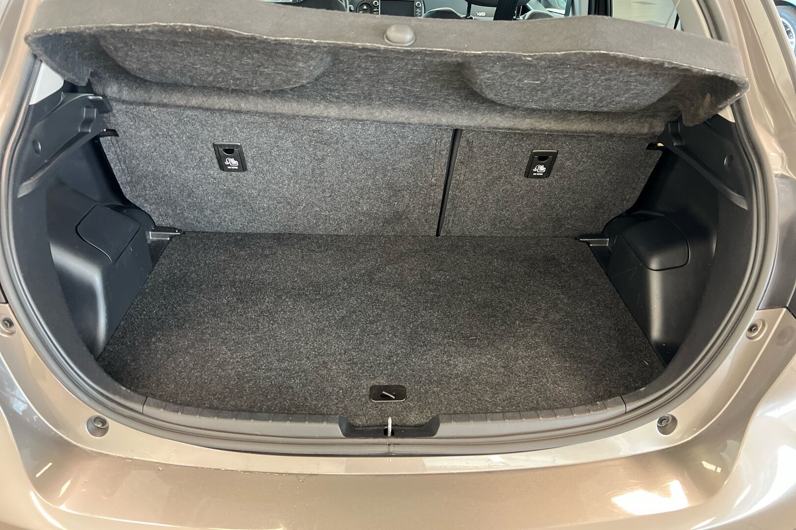 Toyota Yaris iso kuva 10