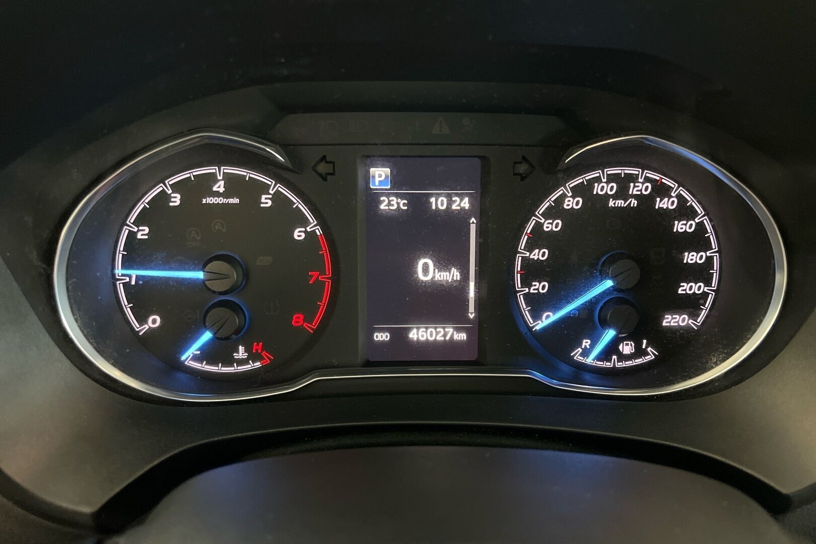 Toyota Yaris iso kuva 12