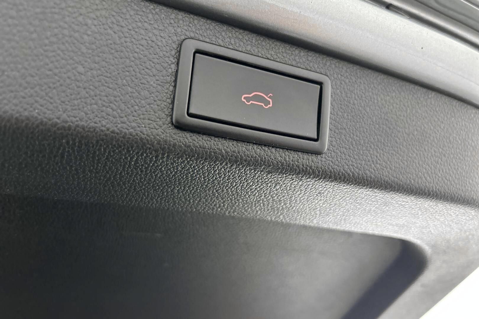 Skoda Superb iso kuva 14