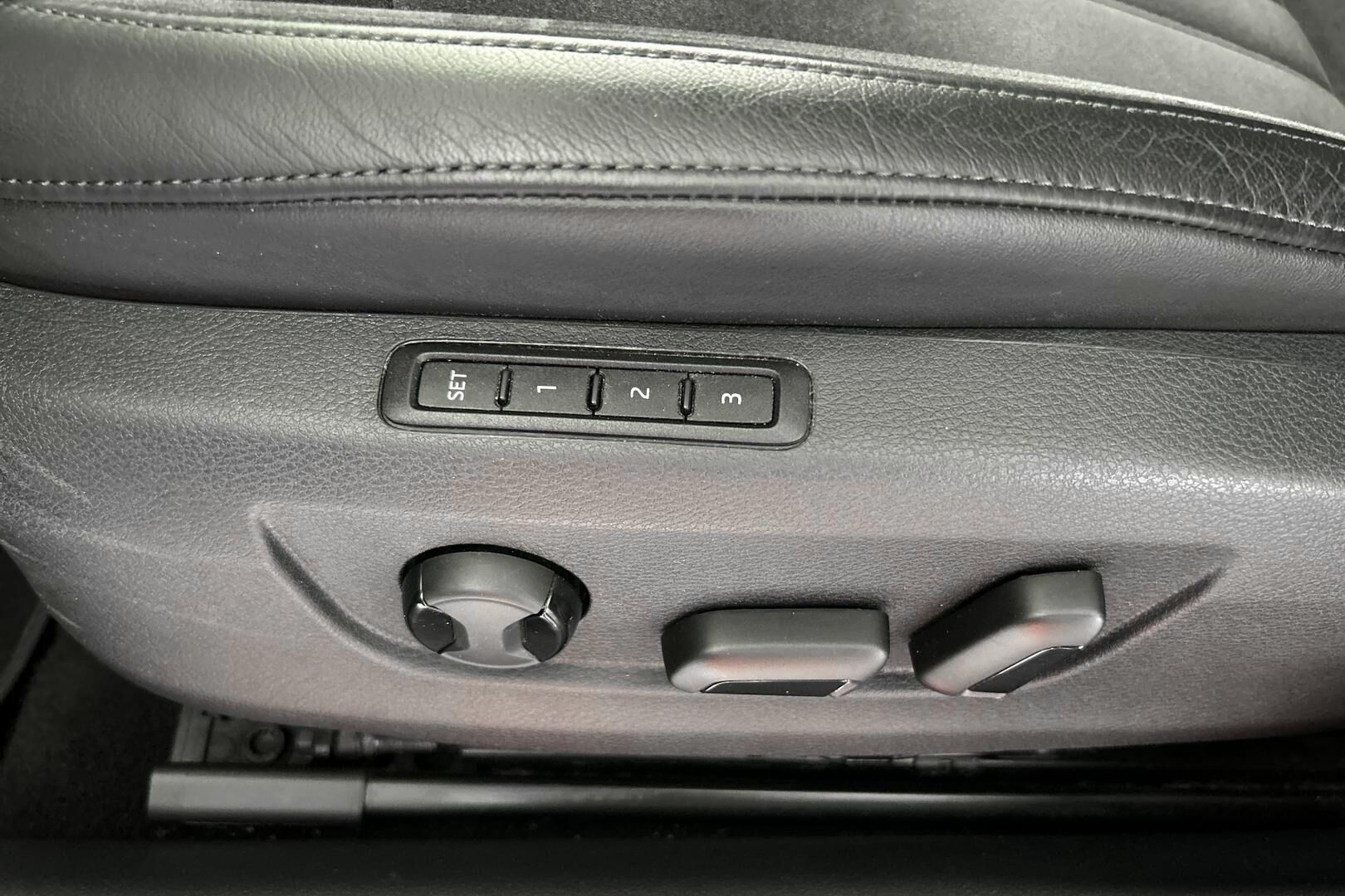 Skoda Superb iso kuva 20