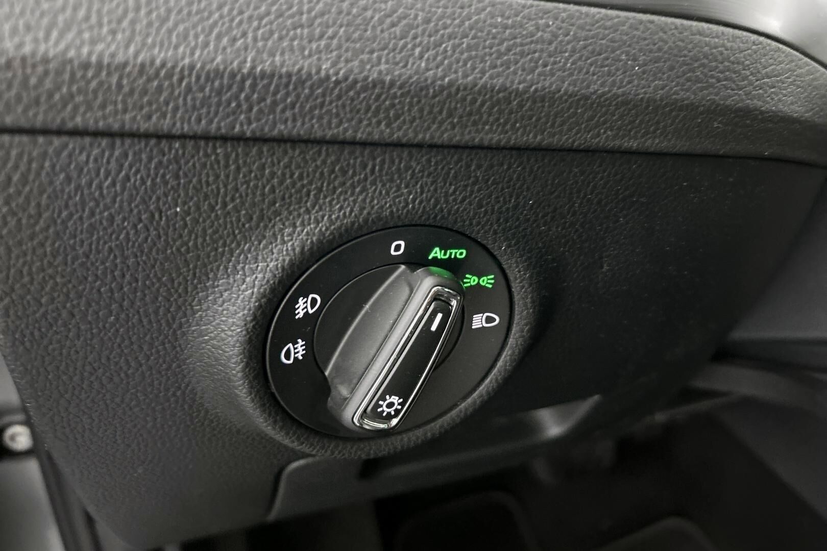 Skoda Superb iso kuva 21
