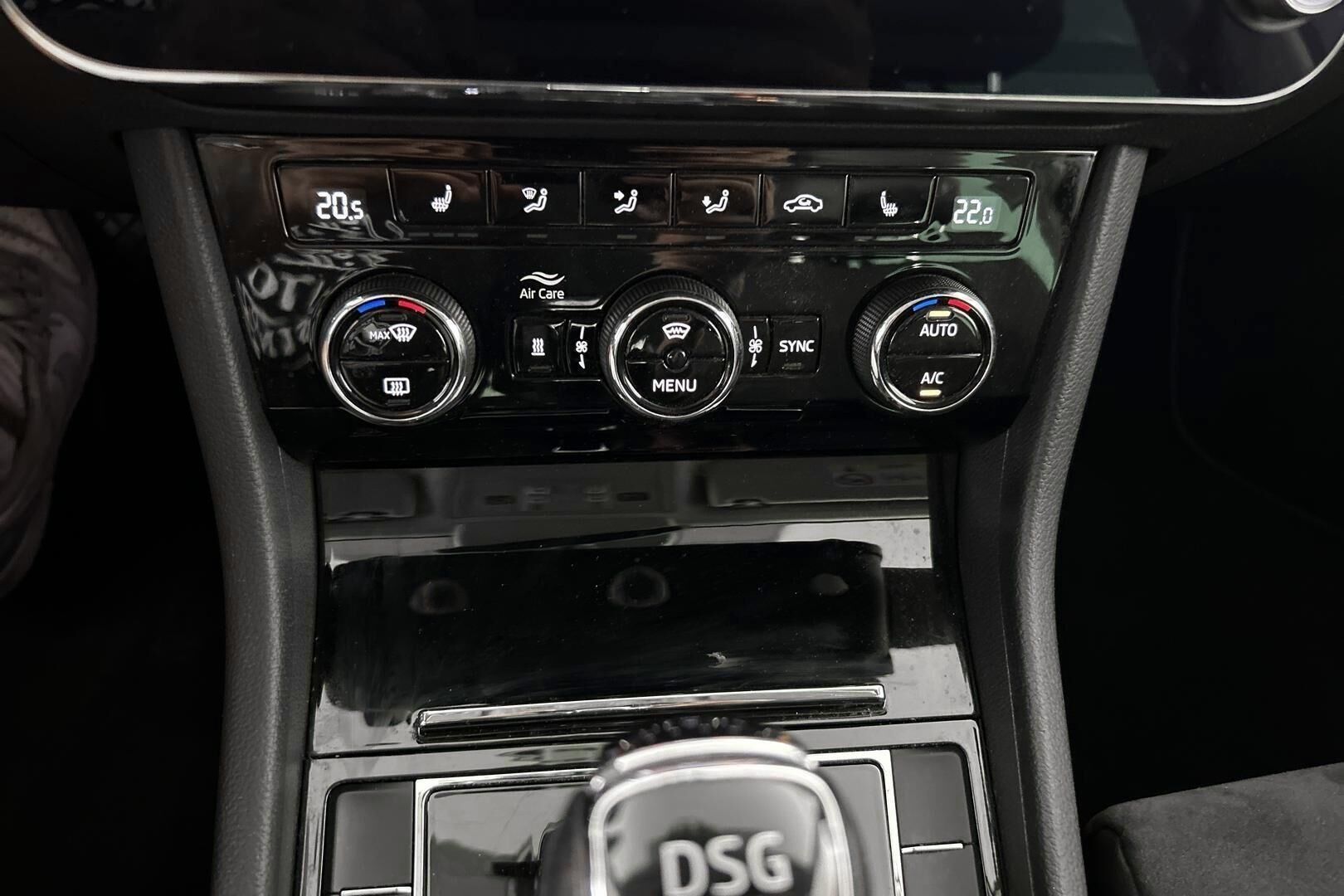 Skoda Superb iso kuva 26