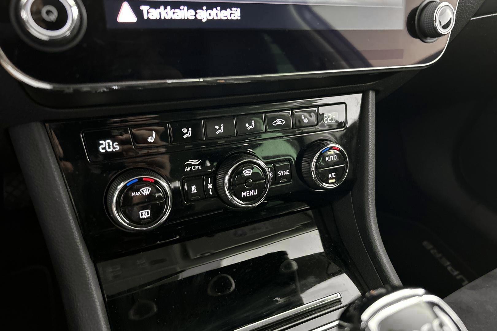 Skoda Superb iso kuva 27