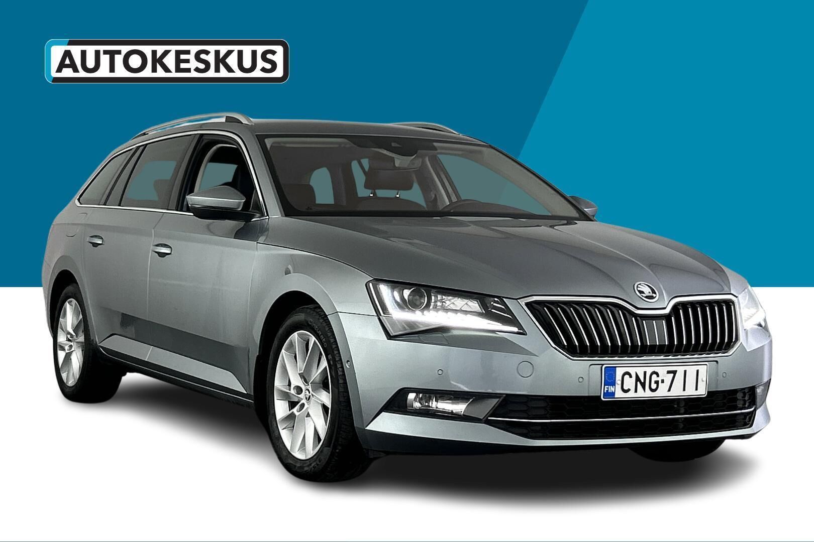 Skoda Superb iso kuva 3
