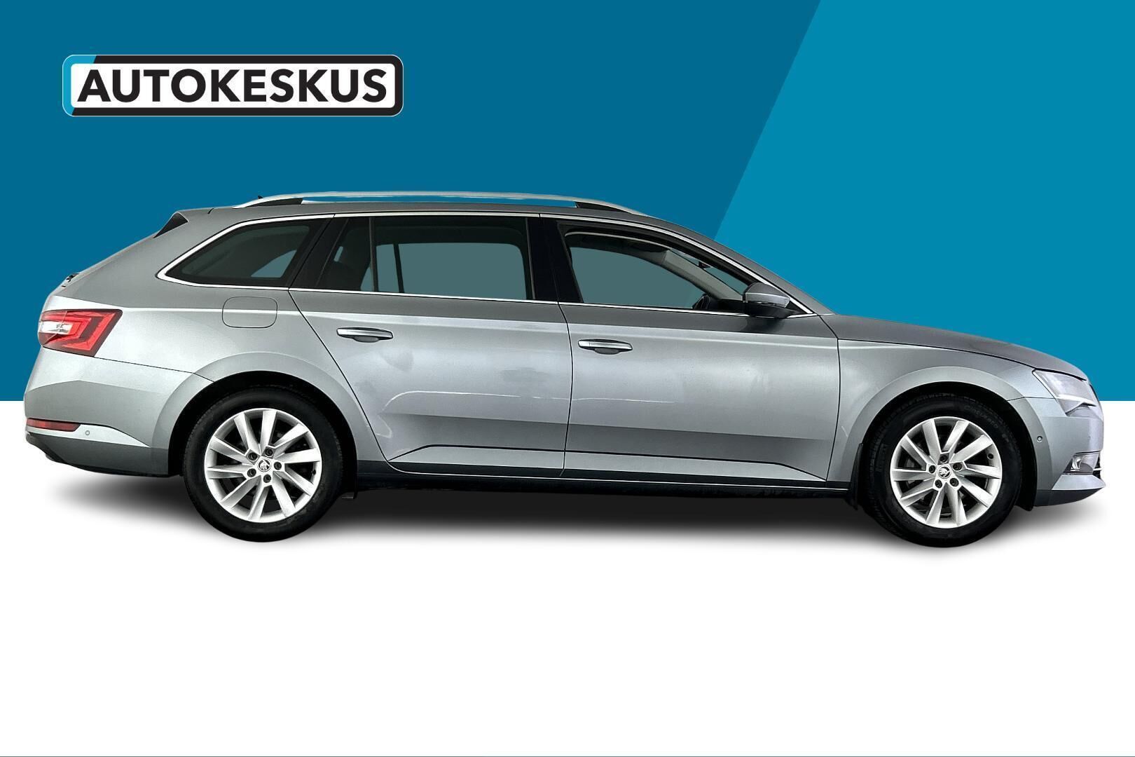 Skoda Superb iso kuva 4