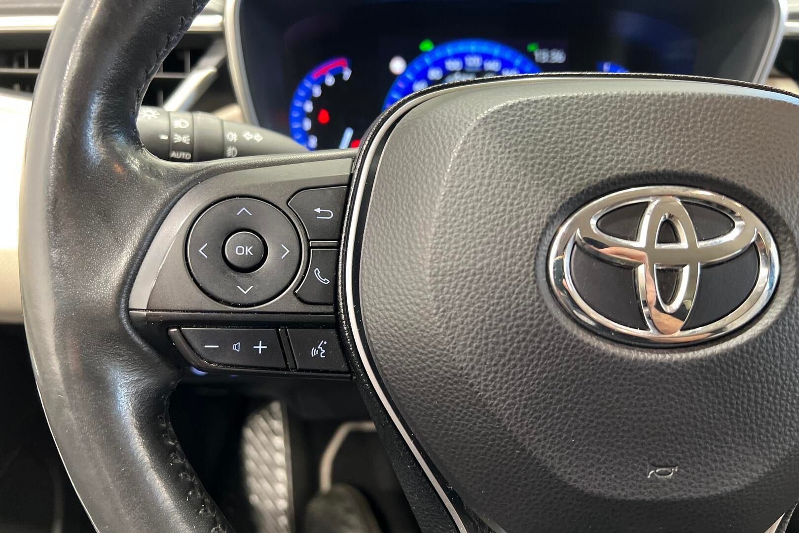 Toyota Corolla iso kuva 23