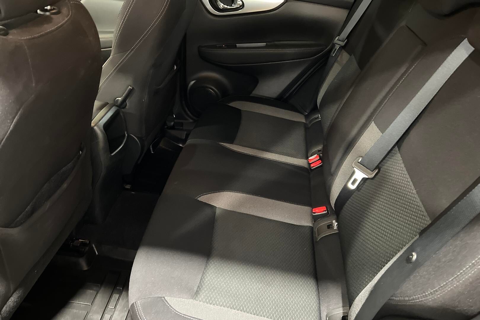 Nissan Qashqai iso kuva 8