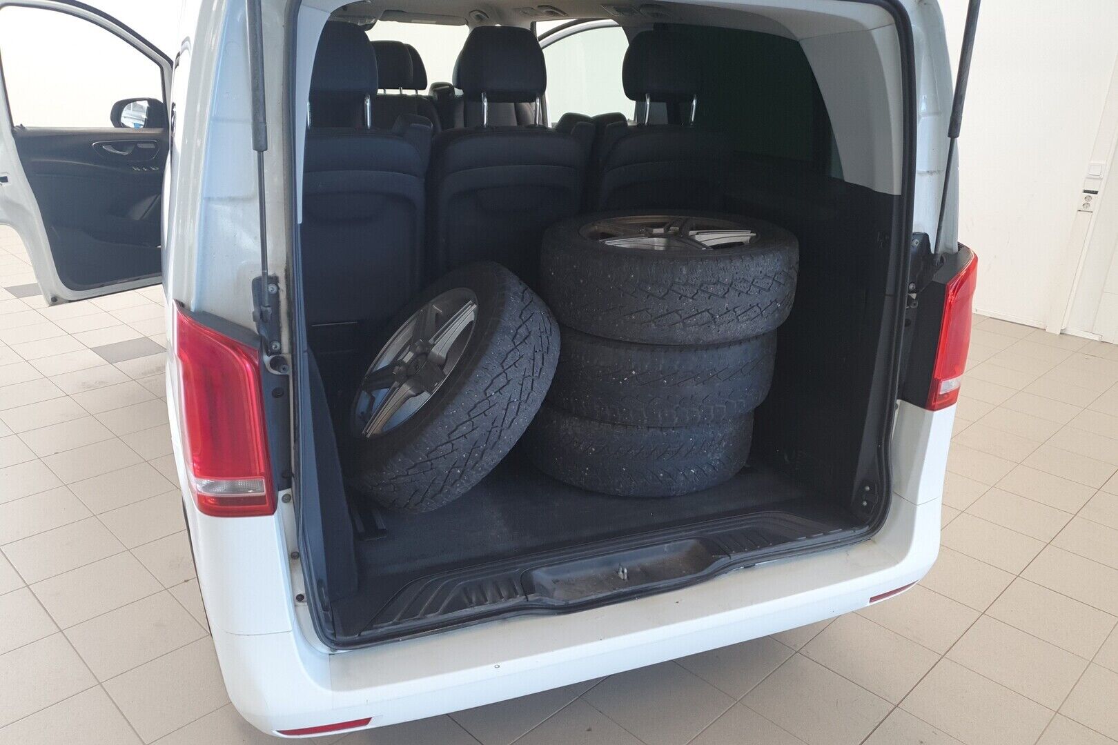 Mercedes-Benz Vito iso kuva 11