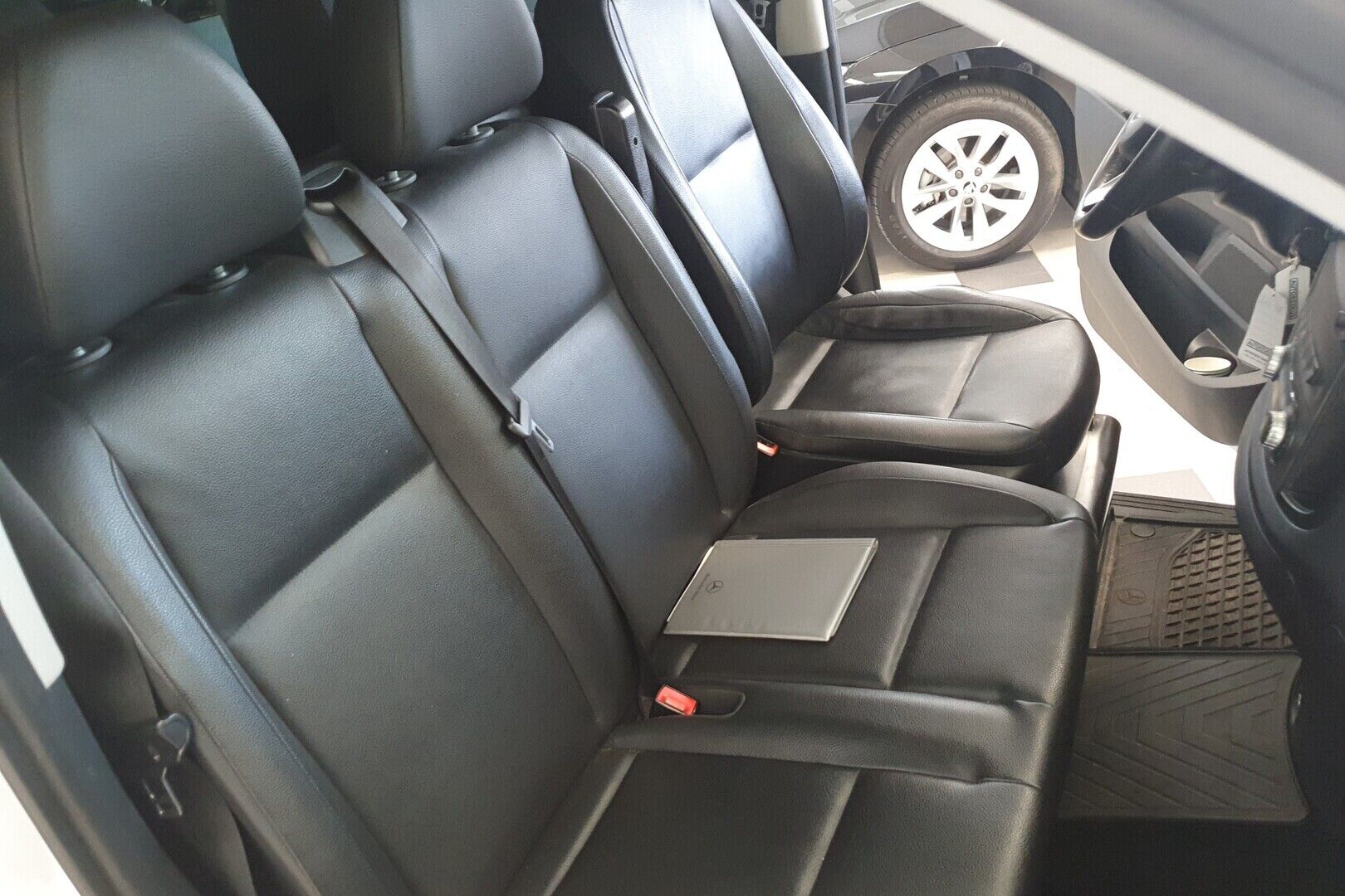 Mercedes-Benz Vito iso kuva 8