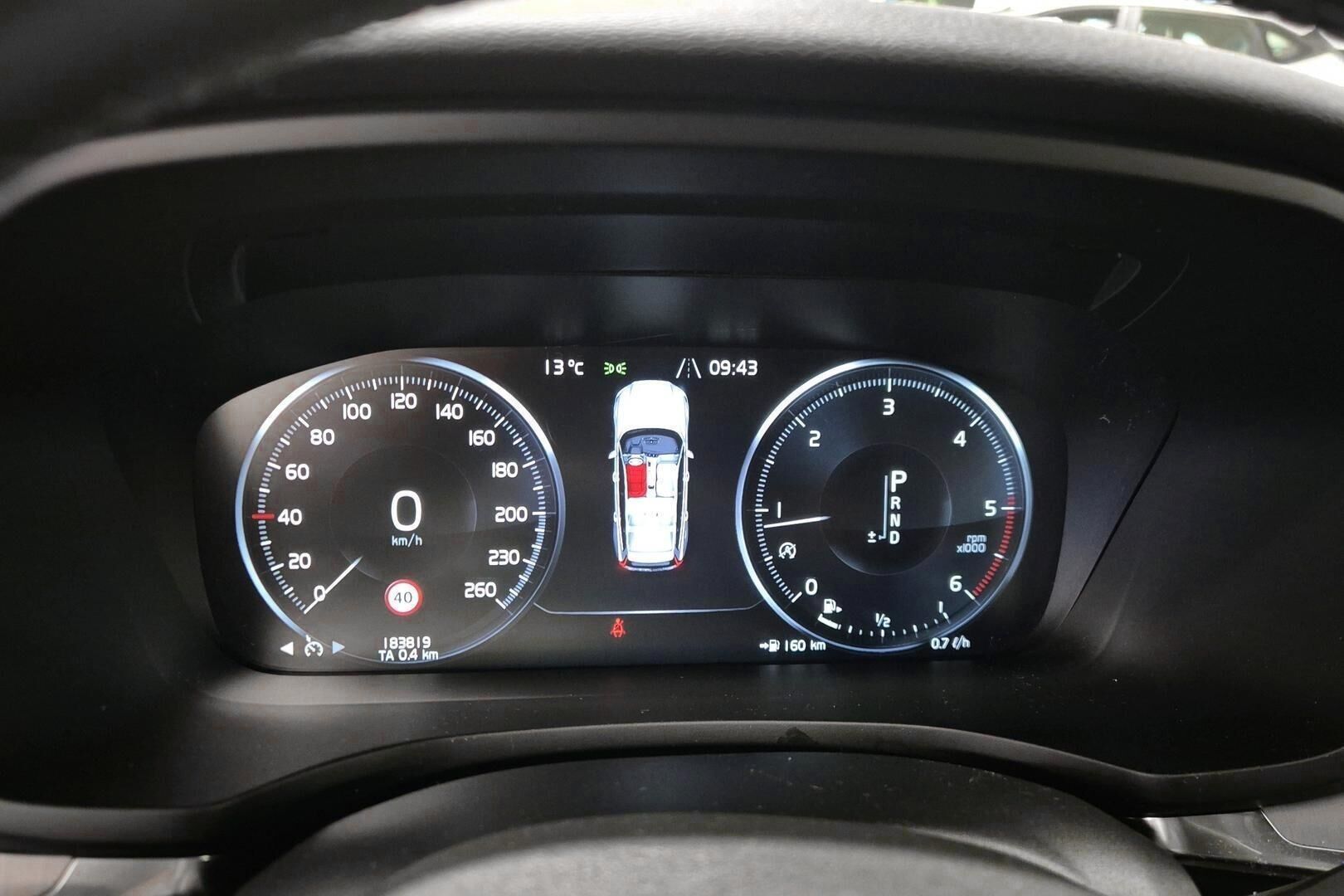 Volvo V60 iso kuva 14