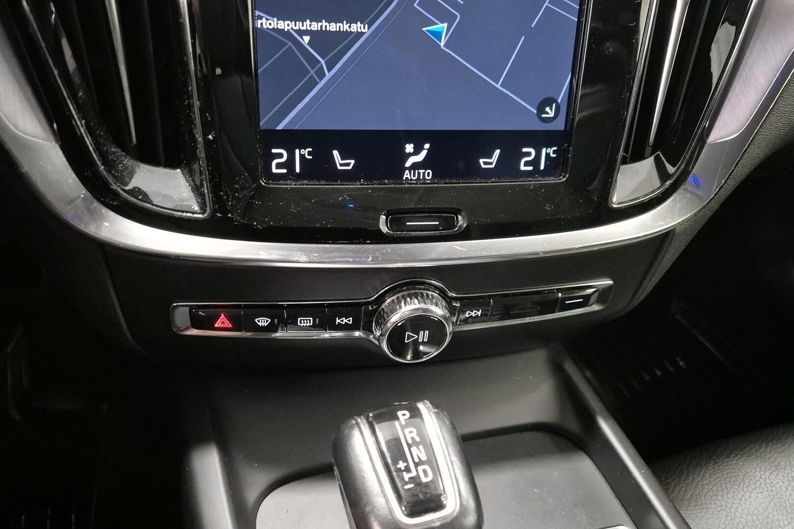 Volvo V60 iso kuva 16