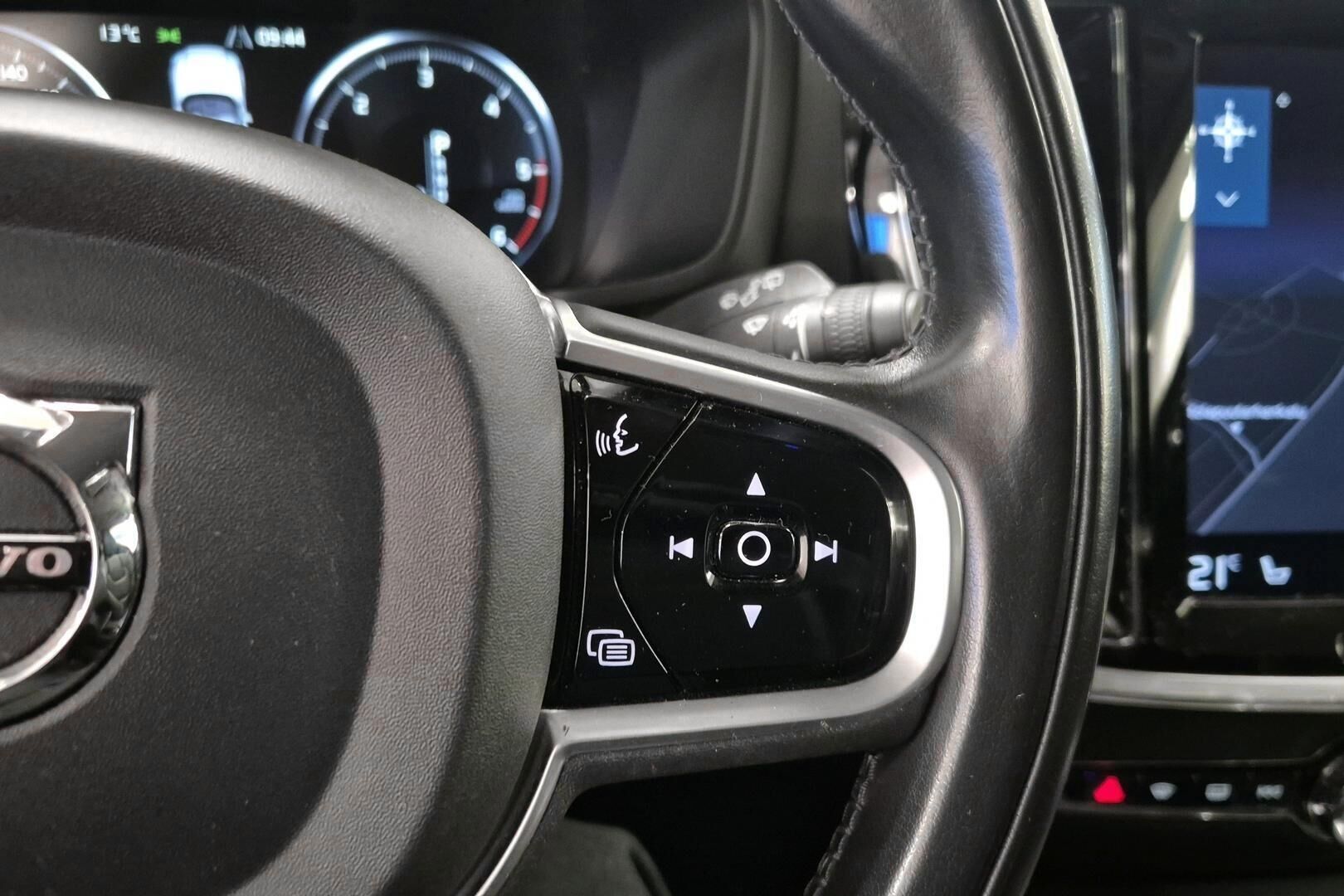 Volvo V60 iso kuva 18