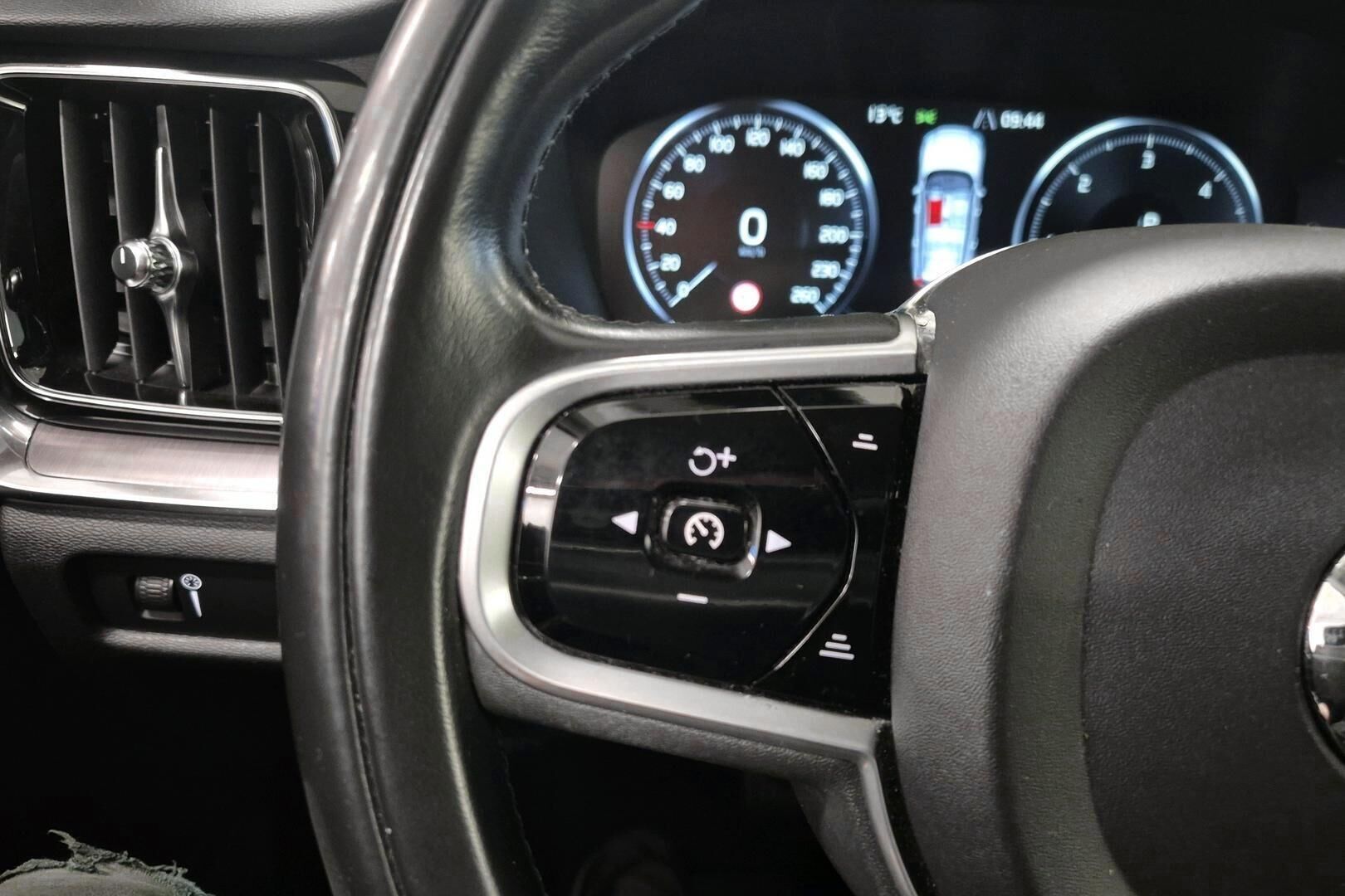Volvo V60 iso kuva 19