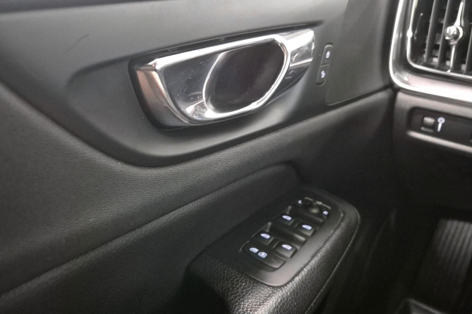 Volvo V60 iso kuva 20