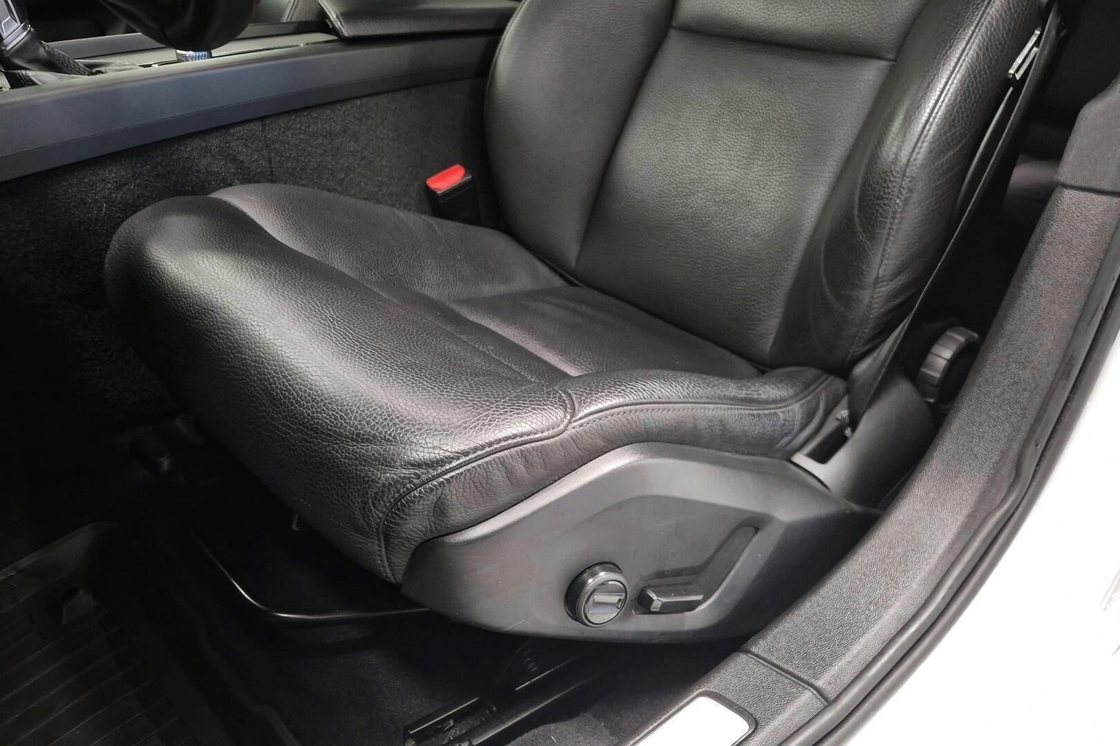 Volvo V60 iso kuva 22