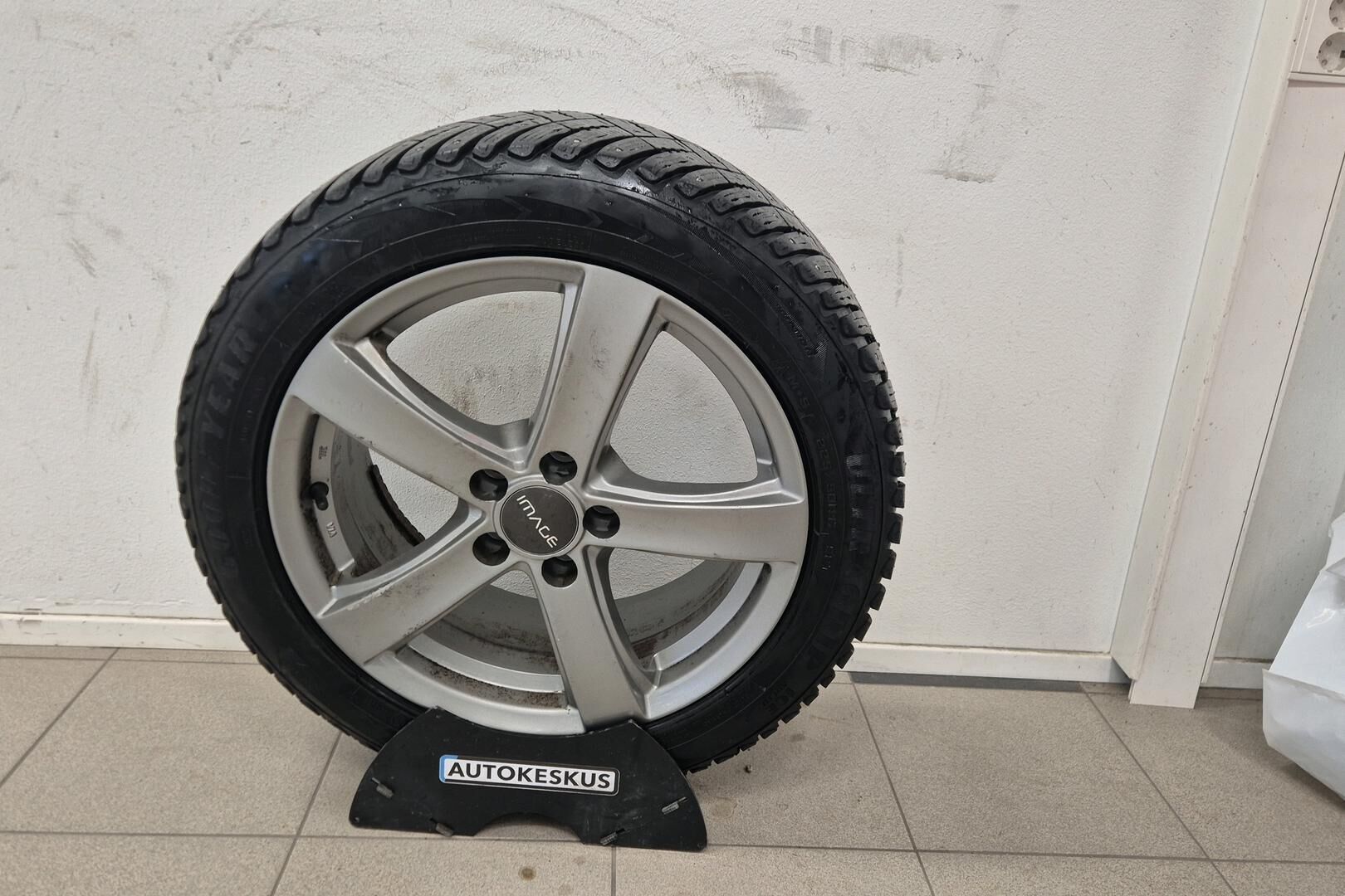 Volvo V60 iso kuva 23
