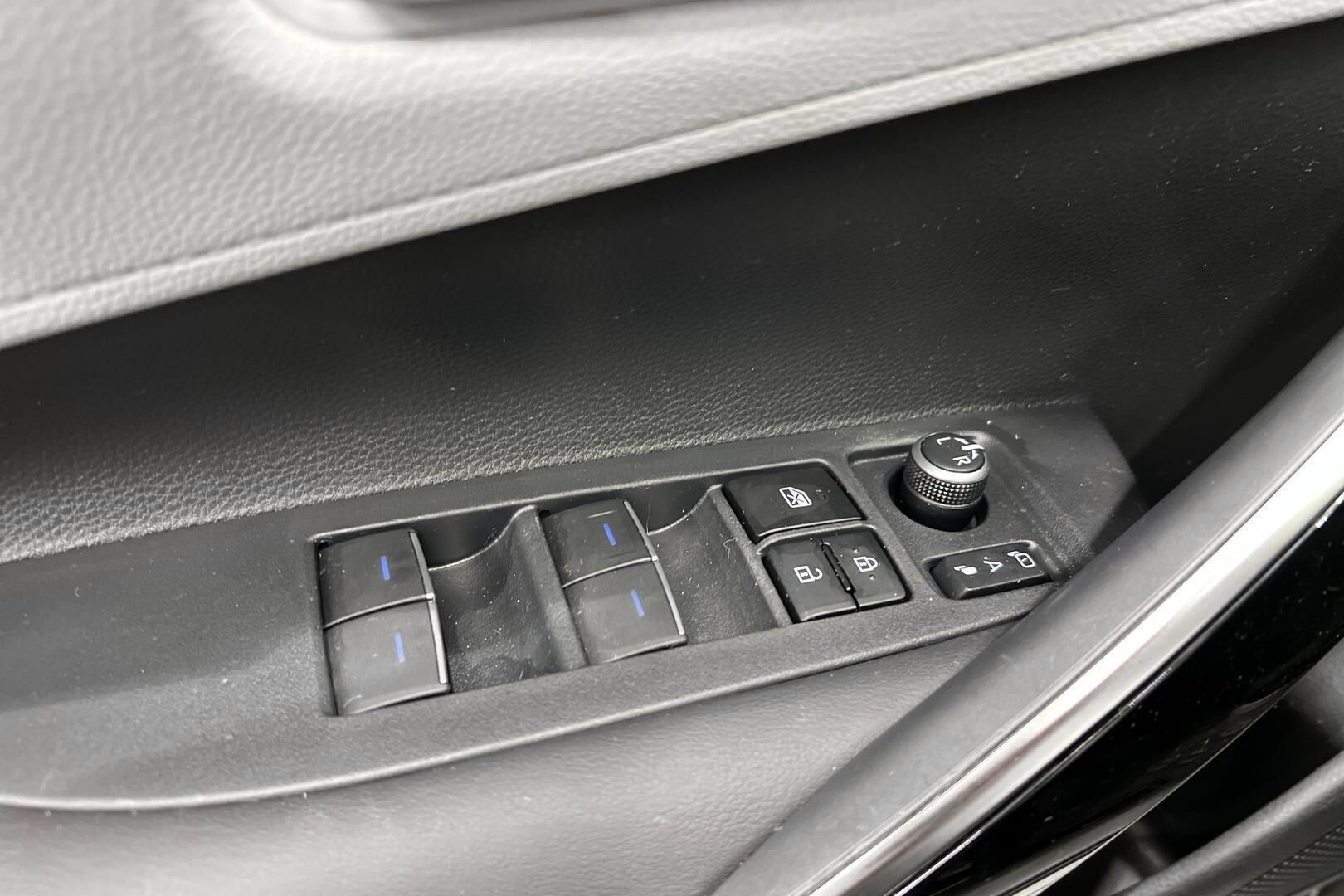 Toyota Corolla iso kuva 24